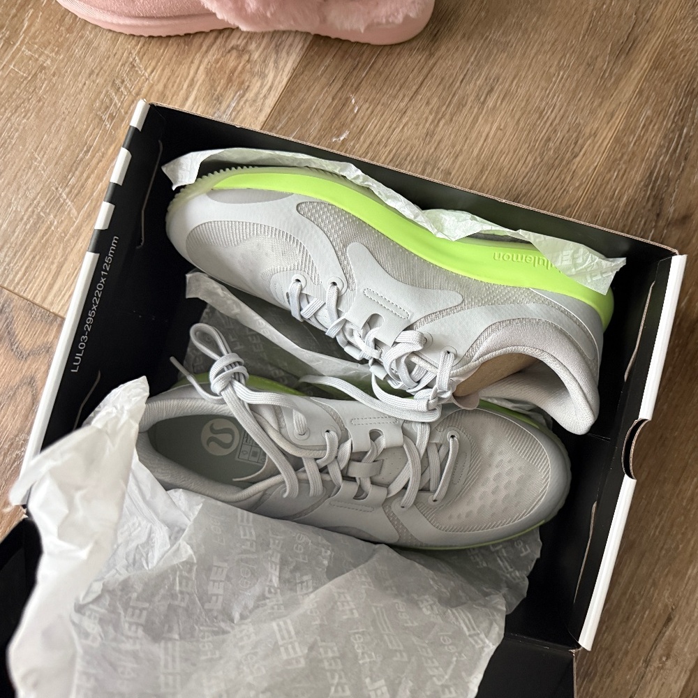 New Strongfeel Training Shoe size 9.5